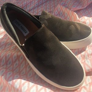 Steve Madden Camo Slip Ons